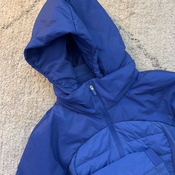 lululemon athletica Women's Vibrant Periwinkle Blue Puffer Jacket - Picture 3 of 8